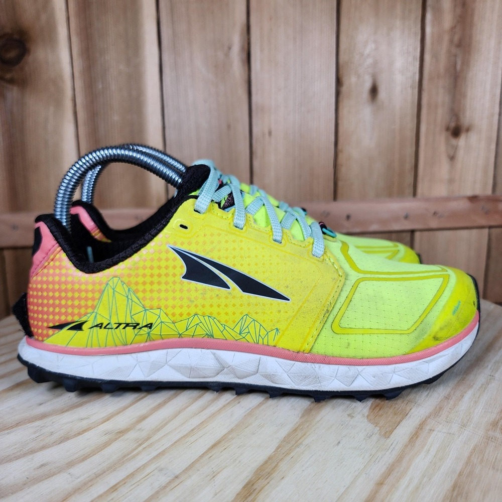 Altra Superior 4 Shoes Womens 6.5 Yellow Mesh Trail Running Sneakers ALW1953G760 - Picture 3 of 10